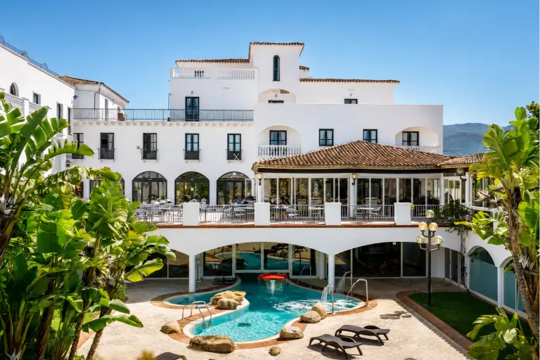 Phi Hotel Sighientu