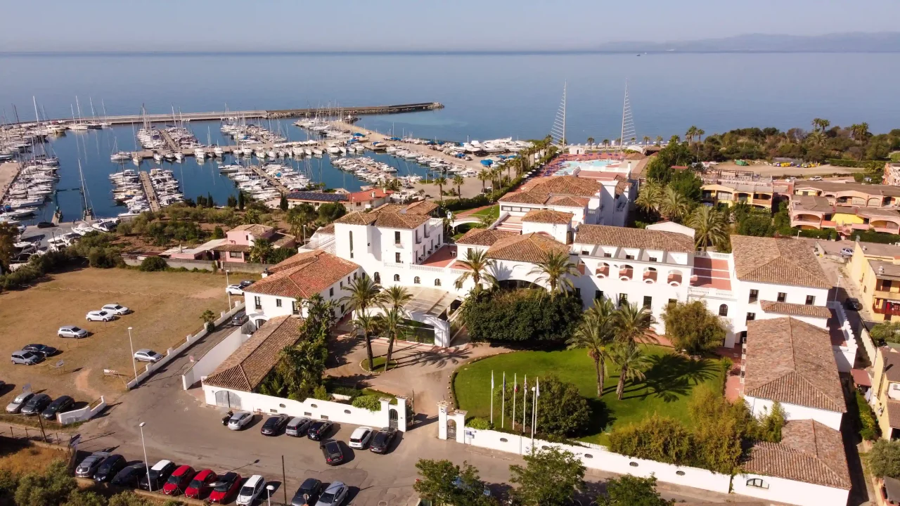 sighientu-resort-drone-8-processed-by-imagy.webp